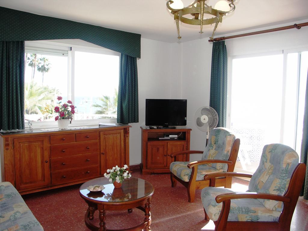 Apartamentos Lual Torrecilla Nerja Habitación foto